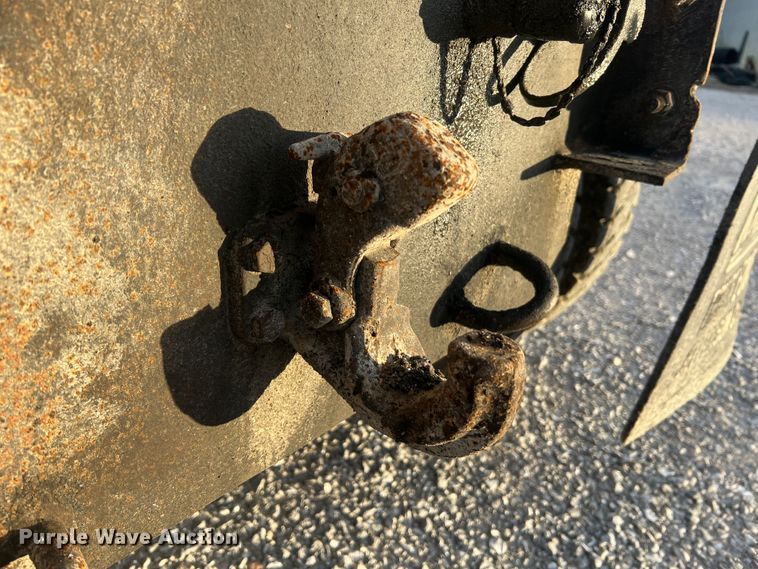 image for item MR9907 2001 Freightliner FL70  dump truck