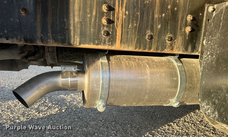 image for item MR9907 2001 Freightliner FL70  dump truck