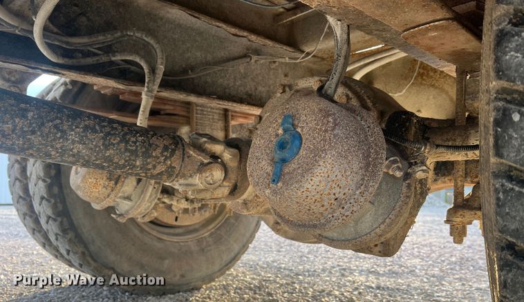 image for item MR9907 2001 Freightliner FL70  dump truck