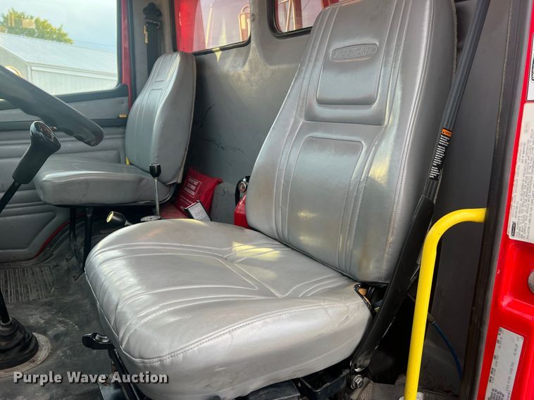 image for item MR9907 2001 Freightliner FL70  dump truck