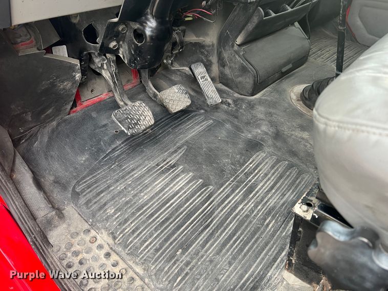 image for item MR9907 2001 Freightliner FL70  dump truck