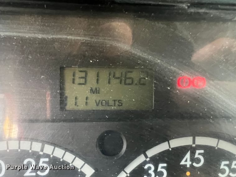 image for item MR9907 2001 Freightliner FL70  dump truck