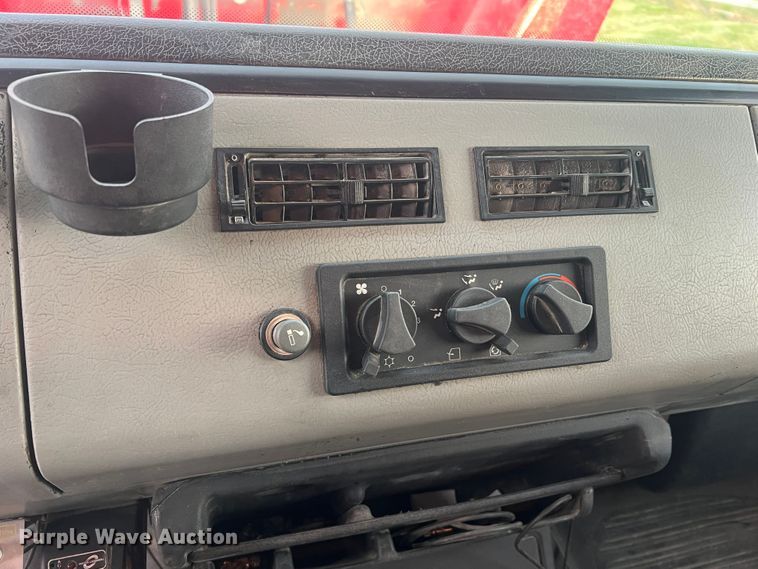 image for item MR9907 2001 Freightliner FL70  dump truck