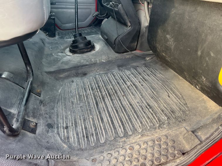 image for item MR9907 2001 Freightliner FL70  dump truck