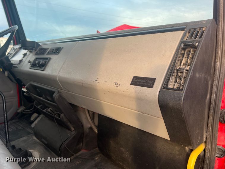 image for item MR9907 2001 Freightliner FL70  dump truck