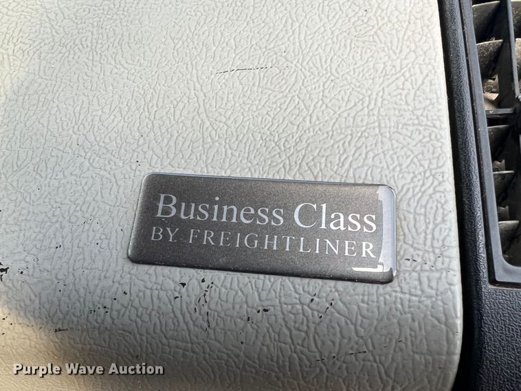 image for item MR9907 2001 Freightliner FL70  dump truck