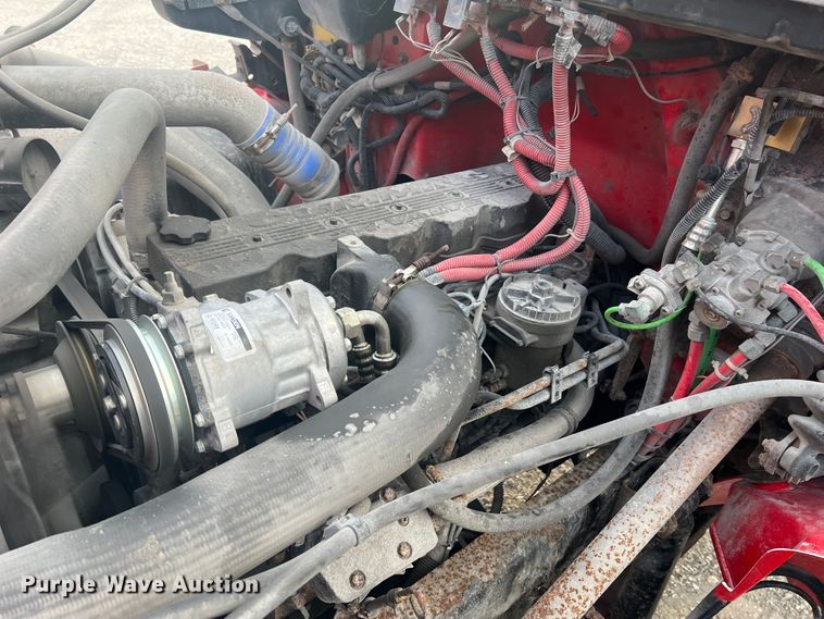 image for item MR9907 2001 Freightliner FL70  dump truck