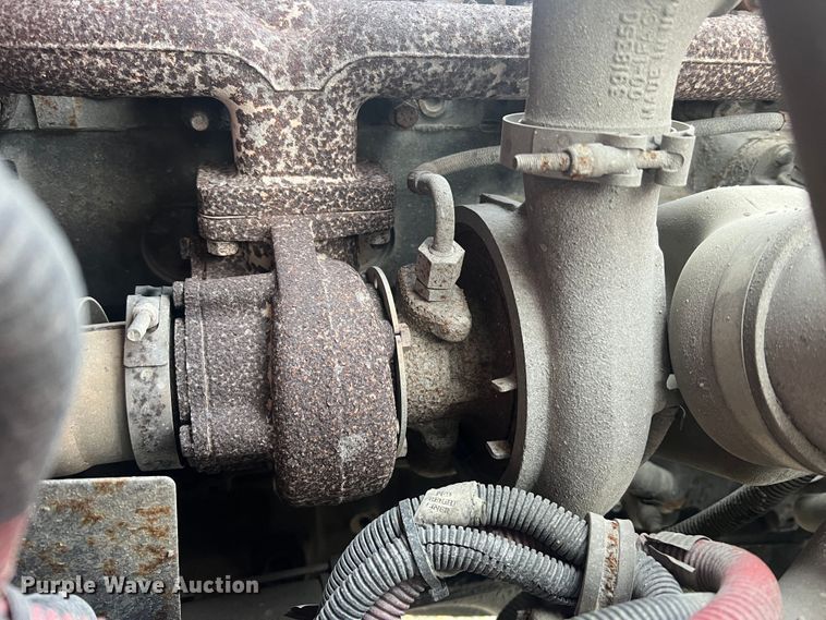 image for item MR9907 2001 Freightliner FL70  dump truck