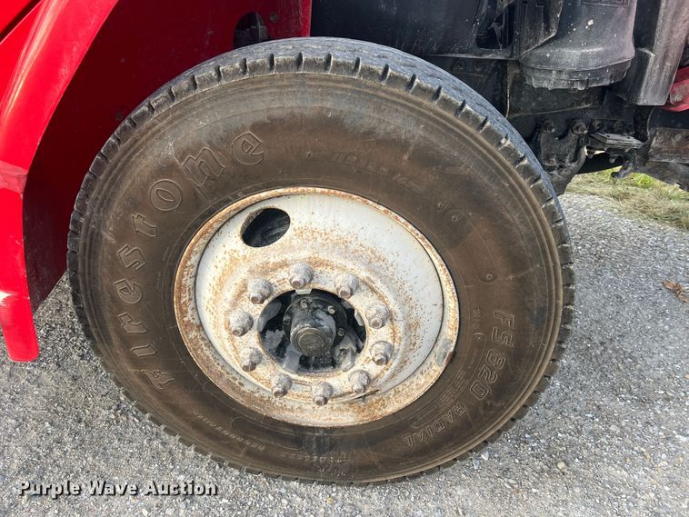 image for item MR9907 2001 Freightliner FL70  dump truck