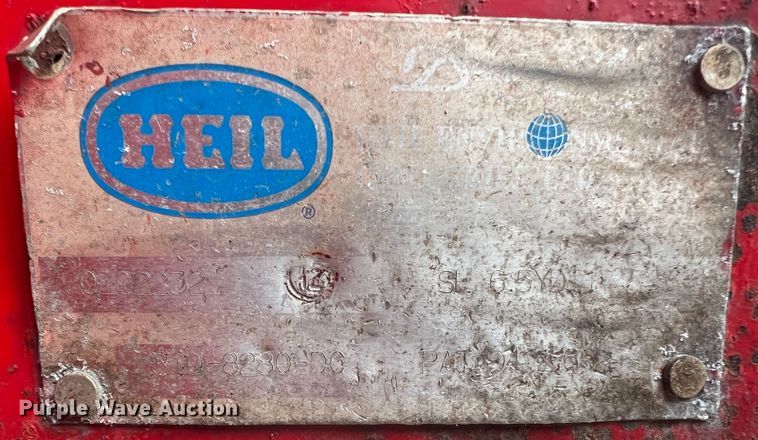 image for item MR9907 2001 Freightliner FL70  dump truck