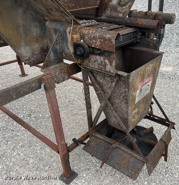 image for item MR9908 Highway Equipment Company 510-10  spreader