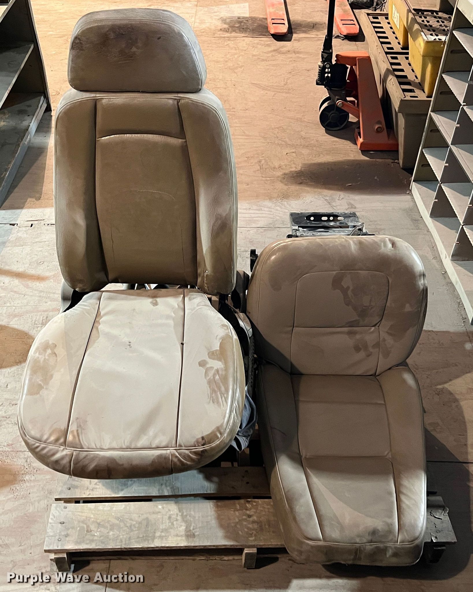 Automotive accessories in Altamont, KS Item IA9190 sold Purple Wave