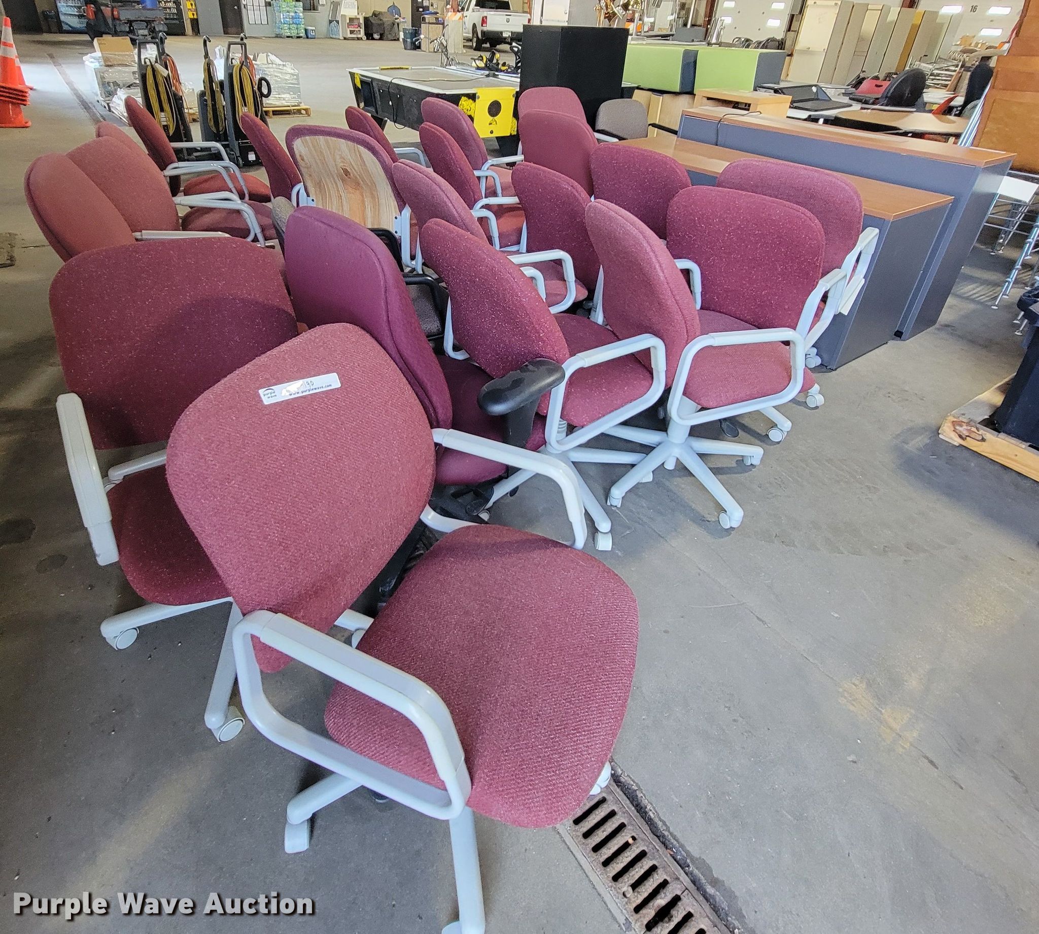 Furniture in Sioux Falls, SD Item LO9190 sold Purple Wave