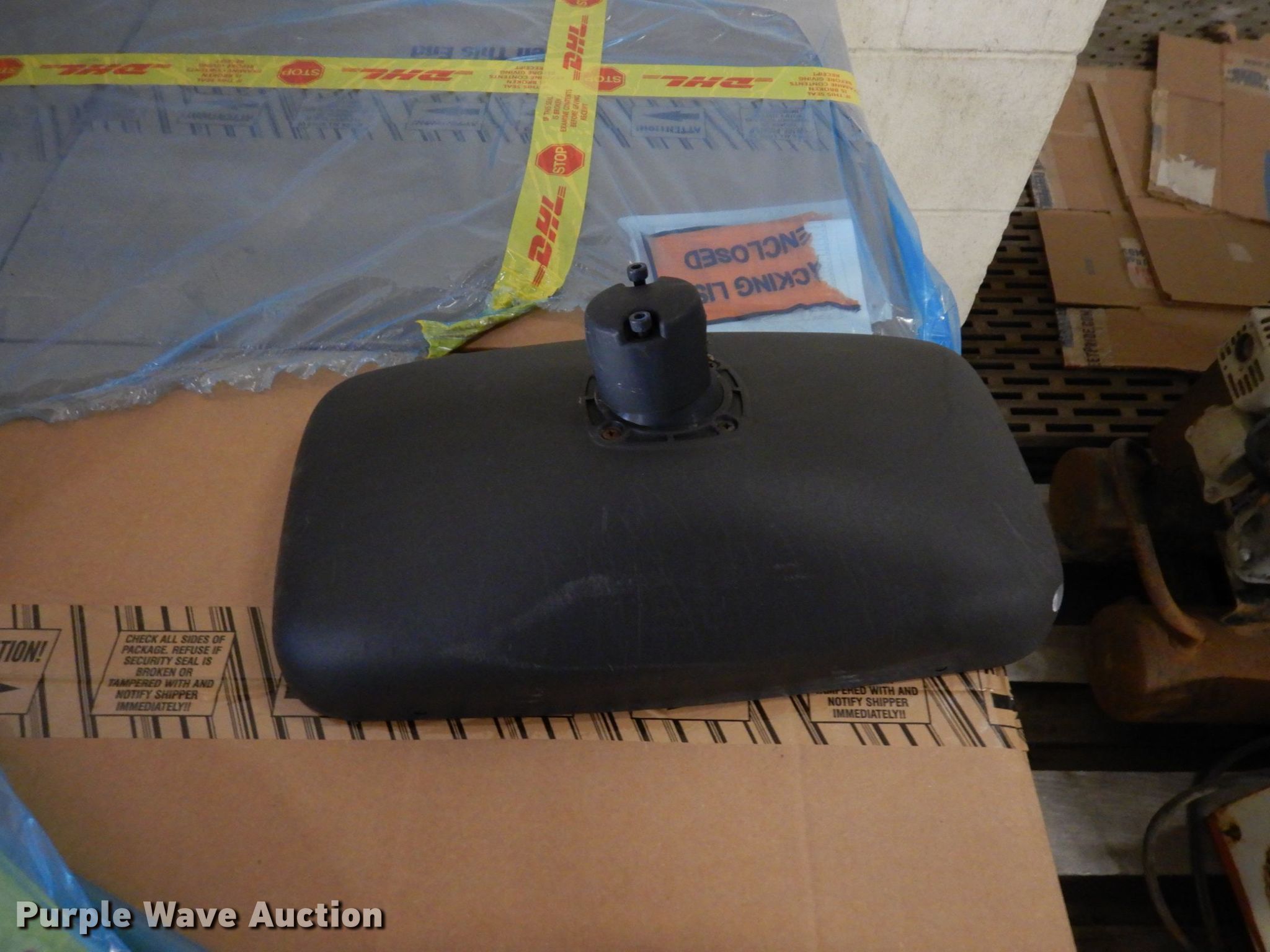 Automotive accessories in Sioux Falls, SD Item MH9173 sold Purple Wave