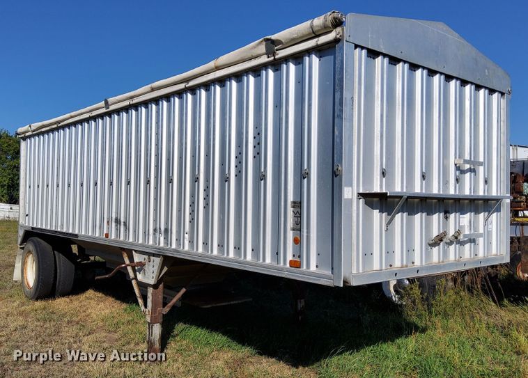 image for item DJ6133 1983 Wilson  grain trailer
