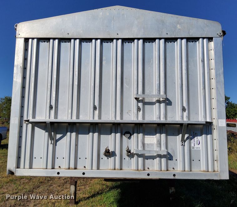 image for item DJ6133 1983 Wilson  grain trailer