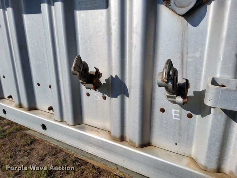 image for item DJ6133 1983 Wilson  grain trailer