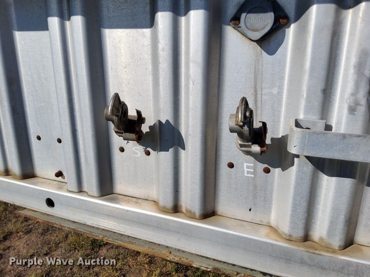 image for item DJ6133 1983 Wilson  grain trailer