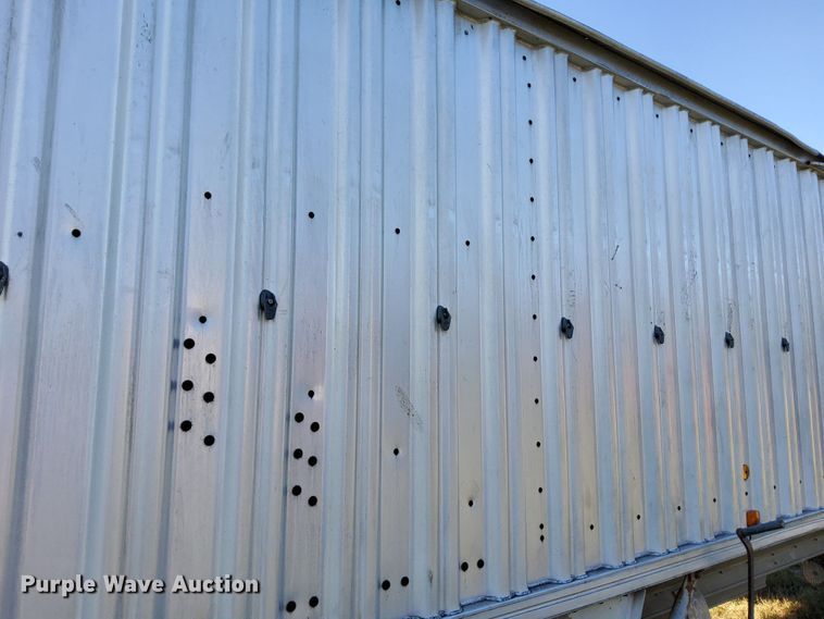image for item DJ6133 1983 Wilson  grain trailer