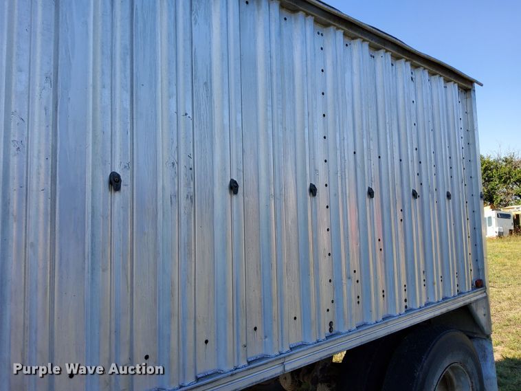 image for item DJ6133 1983 Wilson  grain trailer