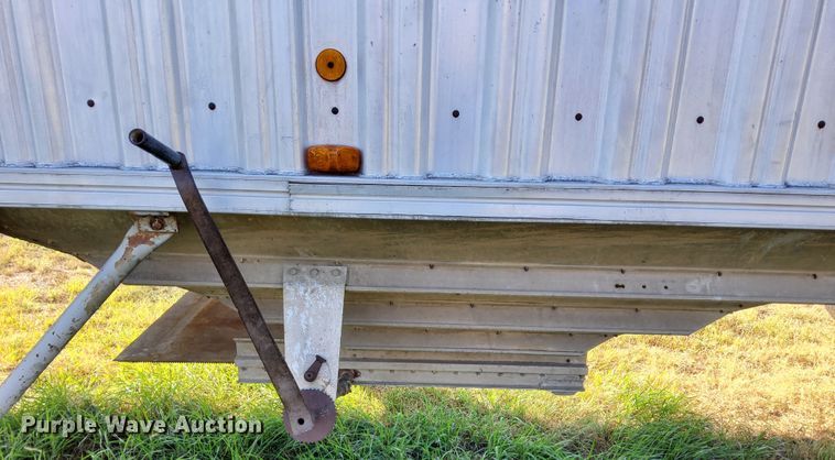 image for item DJ6133 1983 Wilson  grain trailer