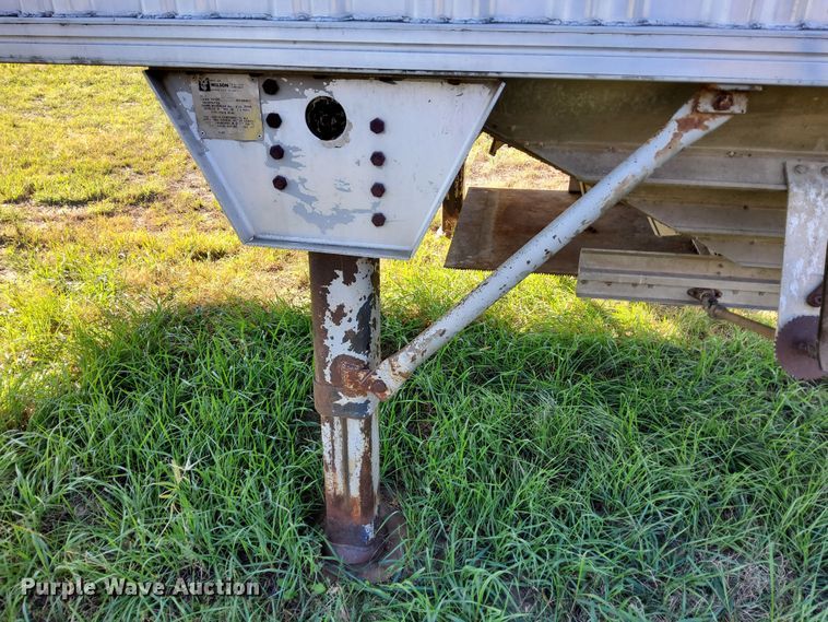 image for item DJ6133 1983 Wilson  grain trailer