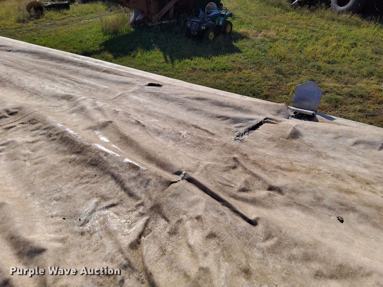 image for item DJ6133 1983 Wilson  grain trailer