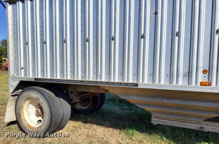 image for item DJ6133 1983 Wilson  grain trailer