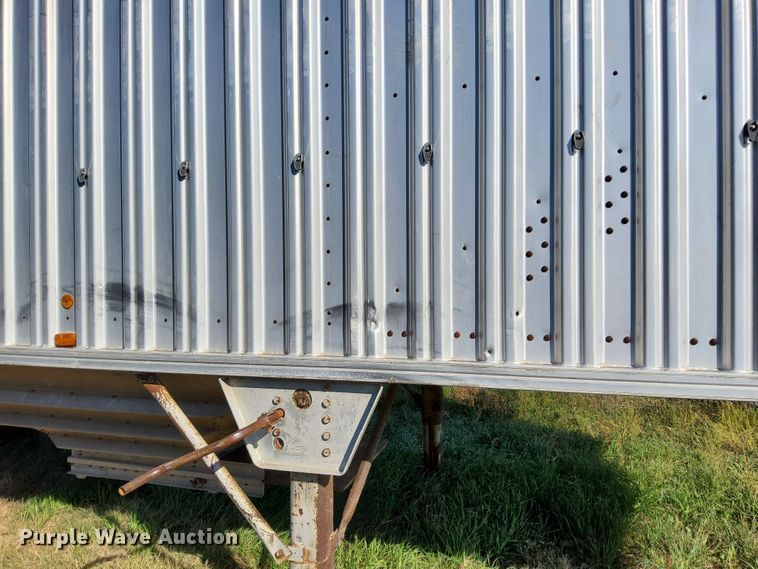 image for item DJ6133 1983 Wilson  grain trailer