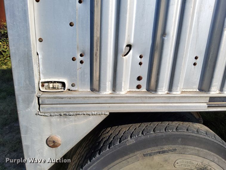 image for item DJ6133 1983 Wilson  grain trailer