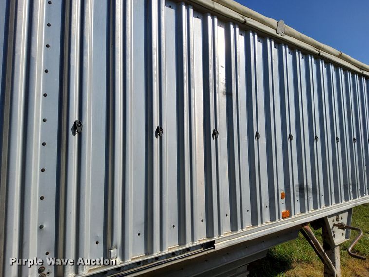 image for item DJ6133 1983 Wilson  grain trailer