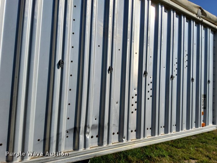 image for item DJ6133 1983 Wilson  grain trailer