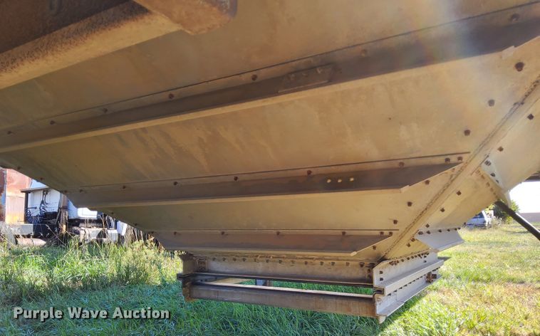 image for item DJ6133 1983 Wilson  grain trailer