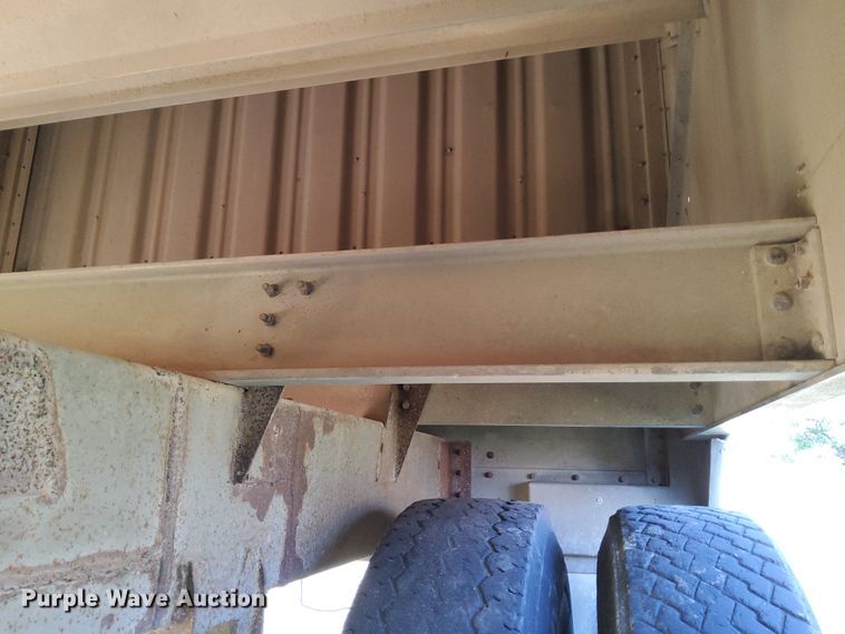 image for item DJ6133 1983 Wilson  grain trailer