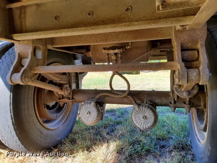 image for item DJ6133 1983 Wilson  grain trailer