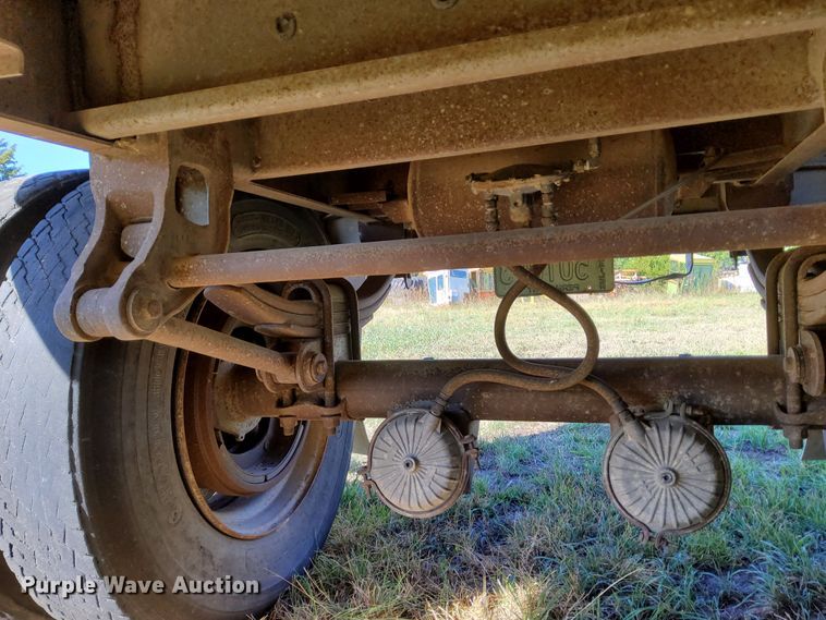 image for item DJ6133 1983 Wilson  grain trailer