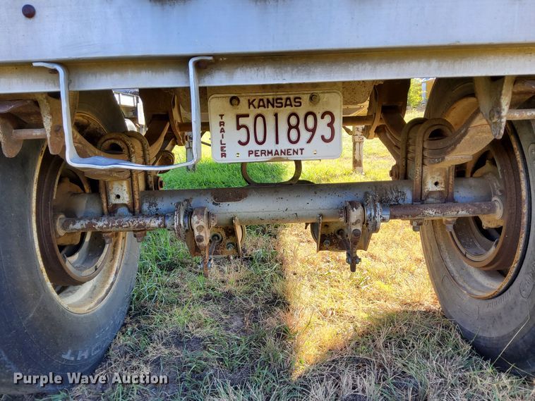 image for item DJ6133 1983 Wilson  grain trailer