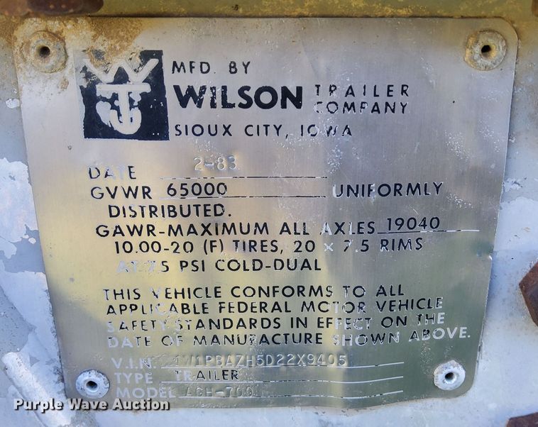 image for item DJ6133 1983 Wilson  grain trailer