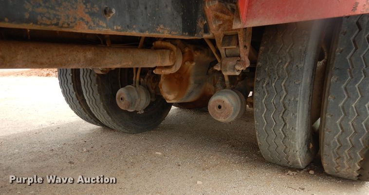 image for item DJ8981 1998 Mack CH613  manure spreader truck