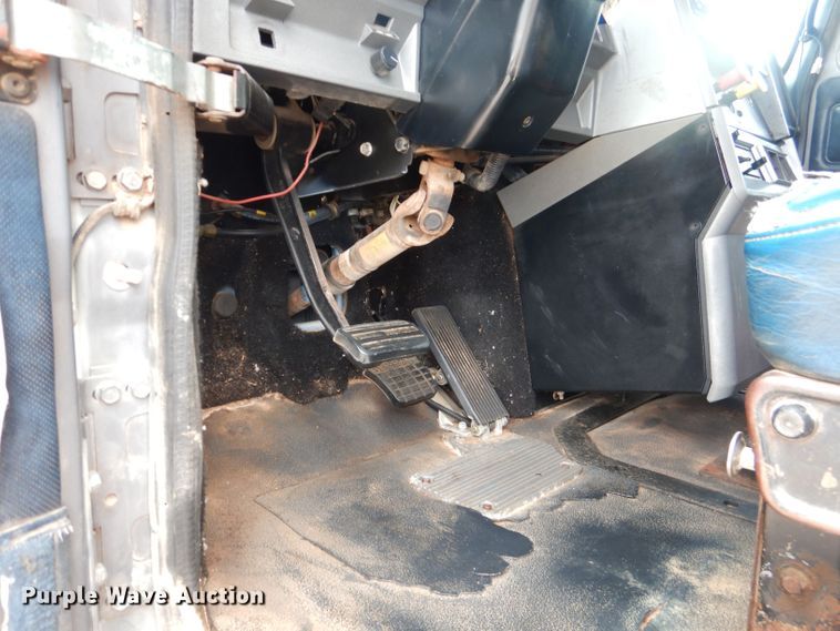 image for item DJ8981 1998 Mack CH613  manure spreader truck