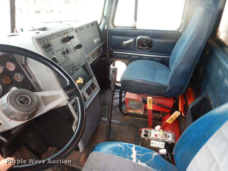 image for item DJ8981 1998 Mack CH613  manure spreader truck