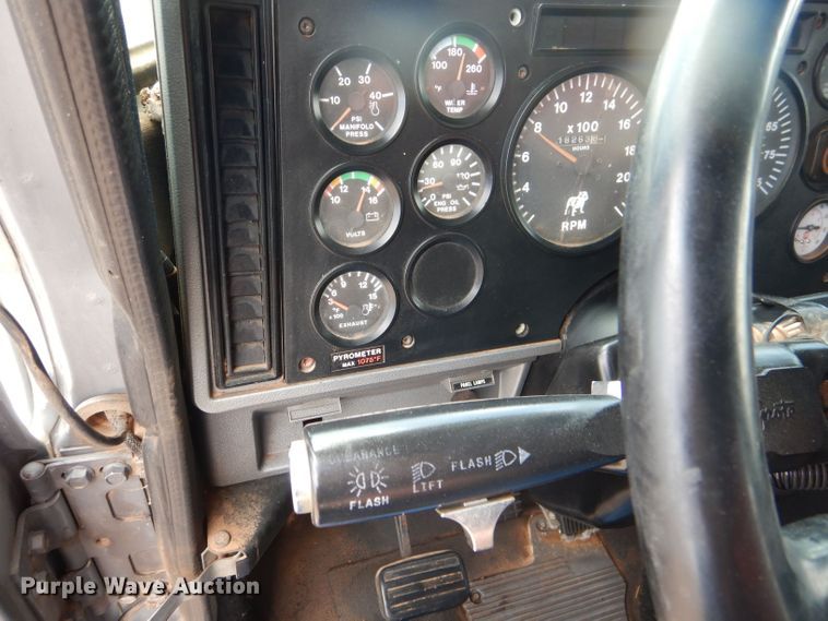 image for item DJ8981 1998 Mack CH613  manure spreader truck