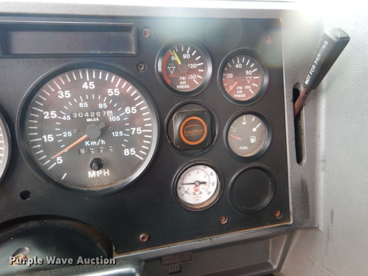 image for item DJ8981 1998 Mack CH613  manure spreader truck