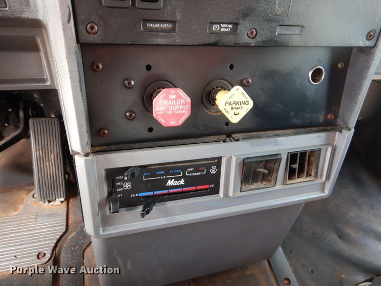 image for item DJ8981 1998 Mack CH613  manure spreader truck