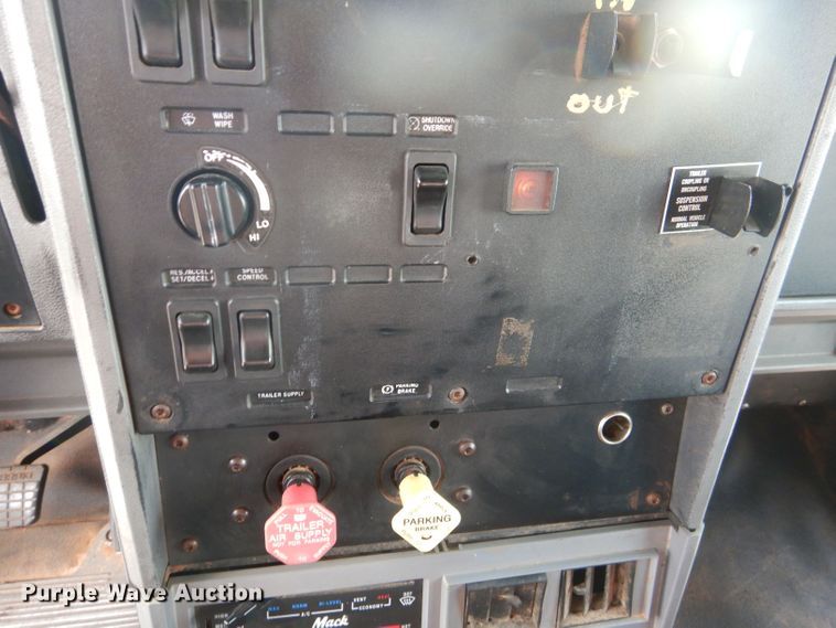 image for item DJ8981 1998 Mack CH613  manure spreader truck