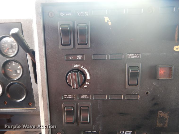 image for item DJ8981 1998 Mack CH613  manure spreader truck