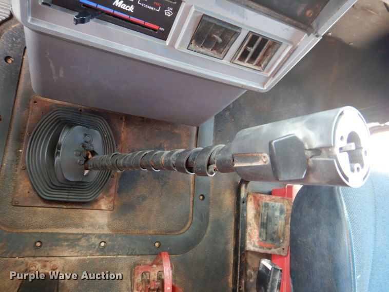 image for item DJ8981 1998 Mack CH613  manure spreader truck