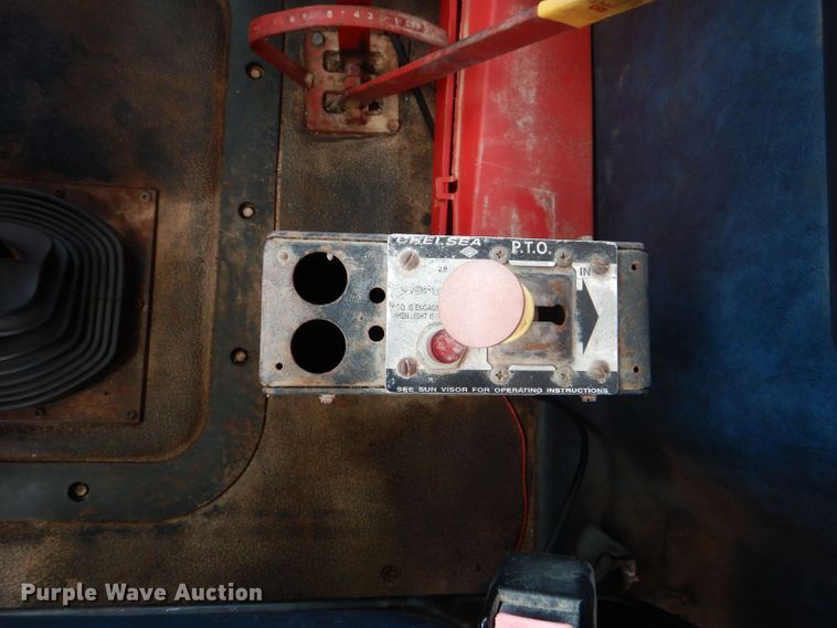 image for item DJ8981 1998 Mack CH613  manure spreader truck