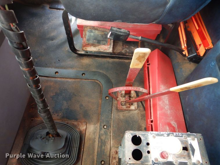 image for item DJ8981 1998 Mack CH613  manure spreader truck