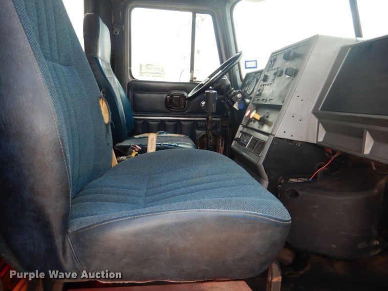 image for item DJ8981 1998 Mack CH613  manure spreader truck